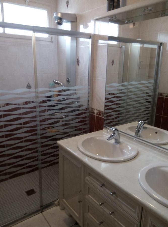 Chez Myla Chambre Avec Tv Ecran Plat Et Salle De Bain Privative Бурж Екстер'єр фото